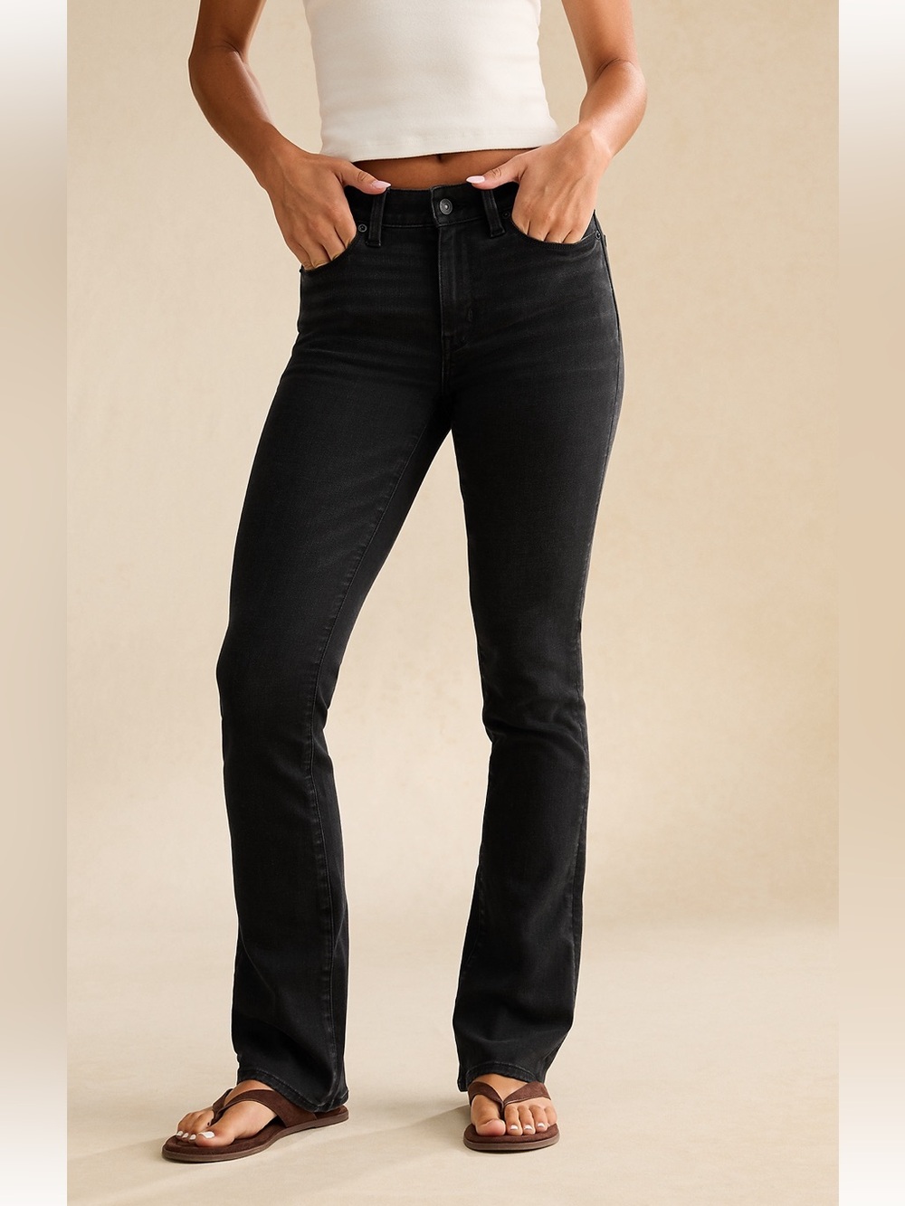 American Eagle High-Waisted Kick boot Jeans Size 12 Regular - Black
